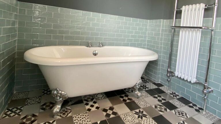 Read more about the article Roll Top Baths For Your Bathroom